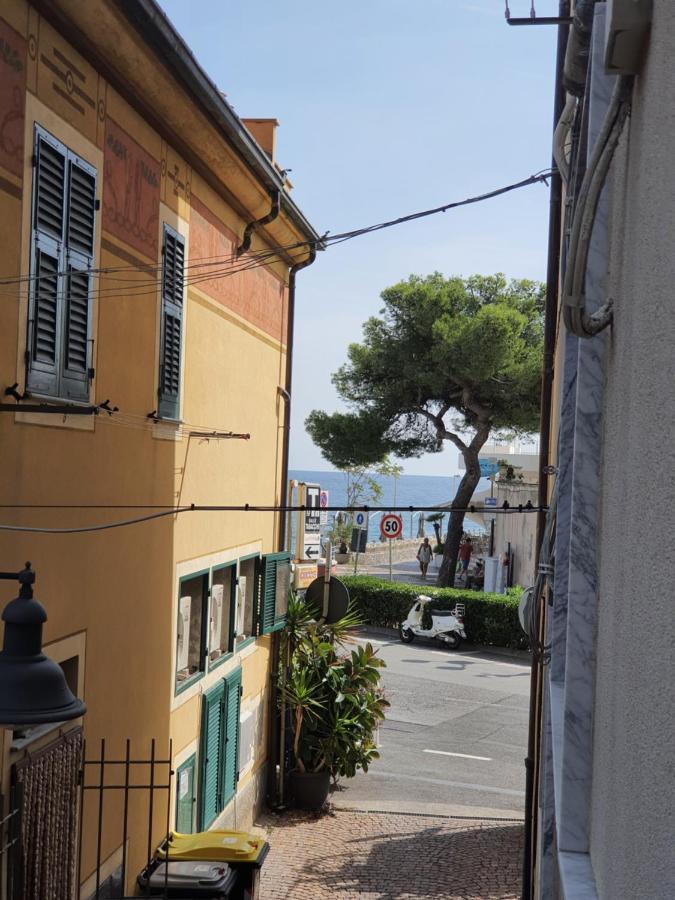 Appartamento In Centro A 30M Dal Mare Spotorno Esterno foto